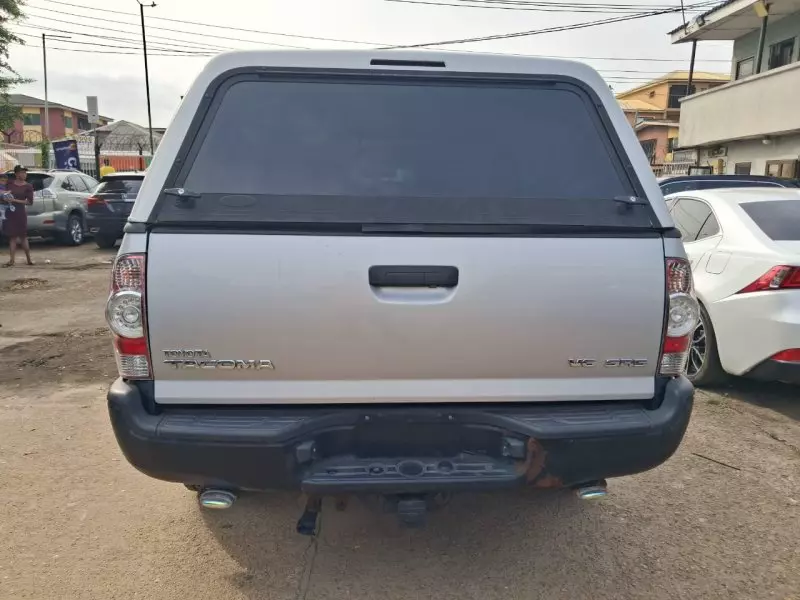 Toyota Tacoma   - 2010