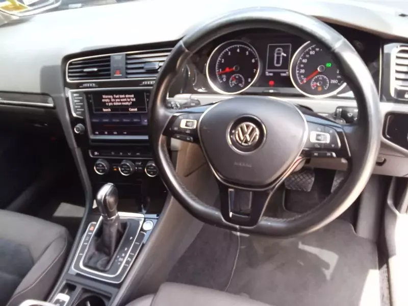Volkswagen Golf   - 2015