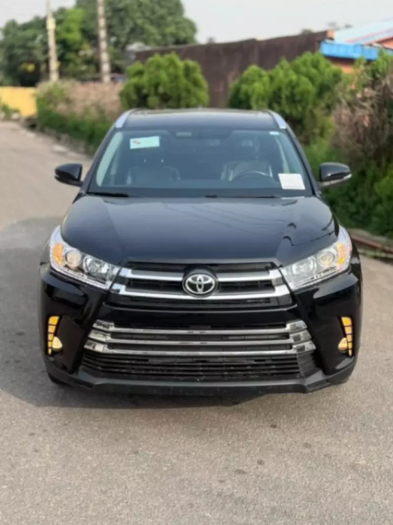 Toyota Highlander   - 2016