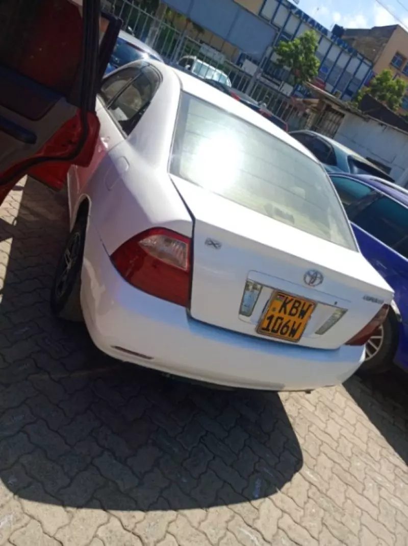 Toyota corolla   - 2005
