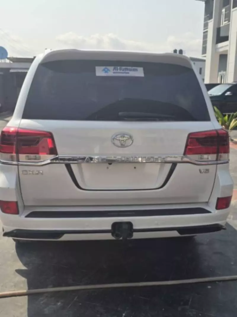 Toyota Land Cruiser   - 2018