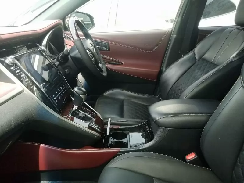 Toyota Harrier   - 2016