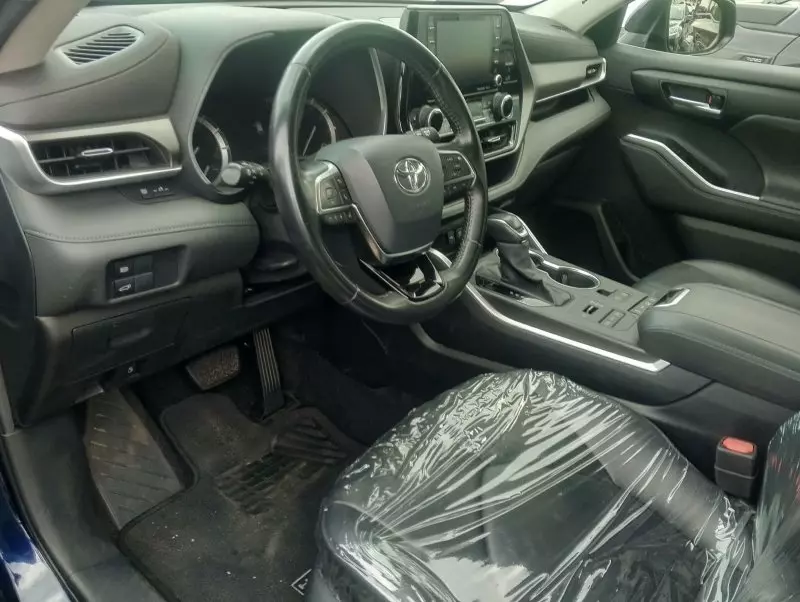 Toyota Highlander   - 2020