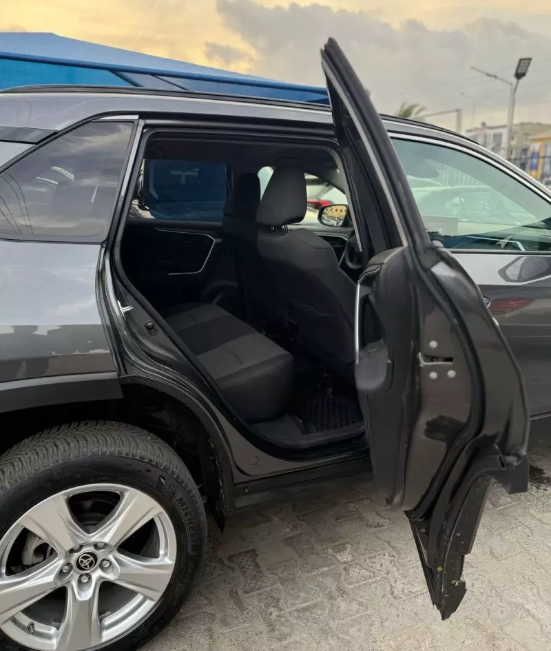 Toyota RAV 4   - 2021