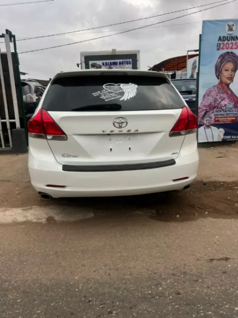 Toyota Venza   - 2012