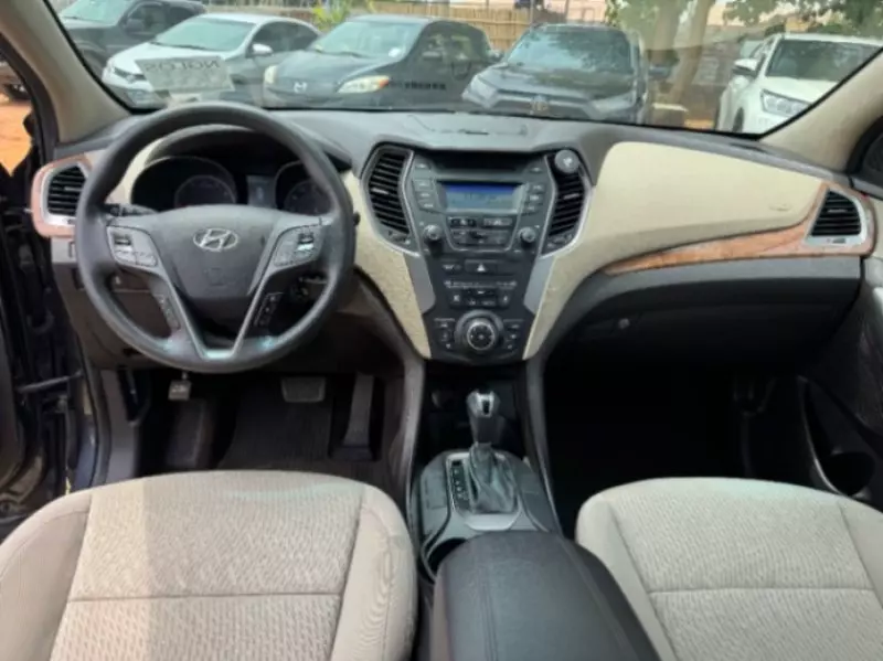 Hyundai Santa Fe   - 2016