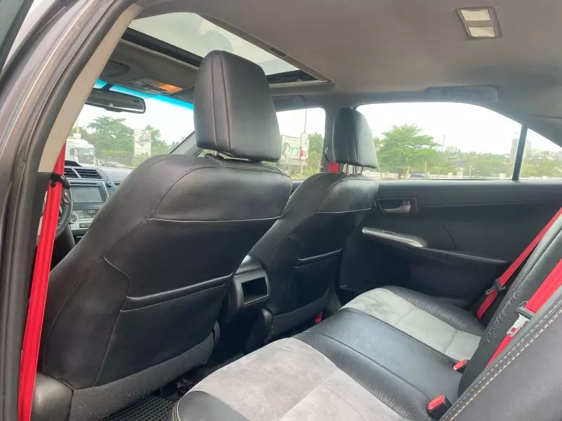 Toyota Camry   - 2014