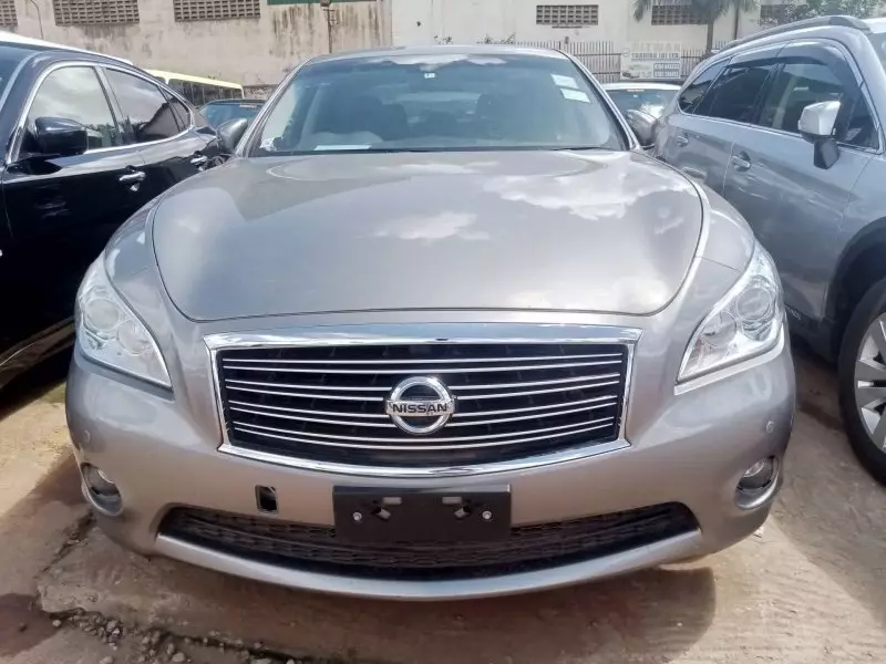 Nissan Fuga    - 2012