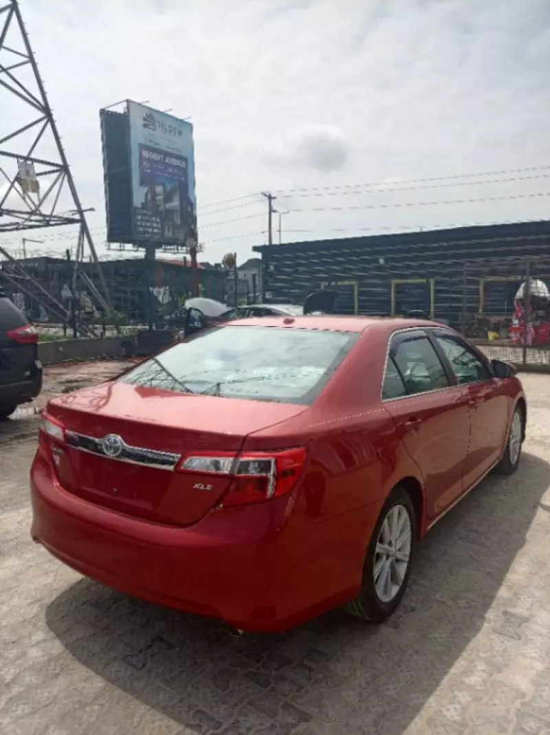 Toyota Camry   - 2013