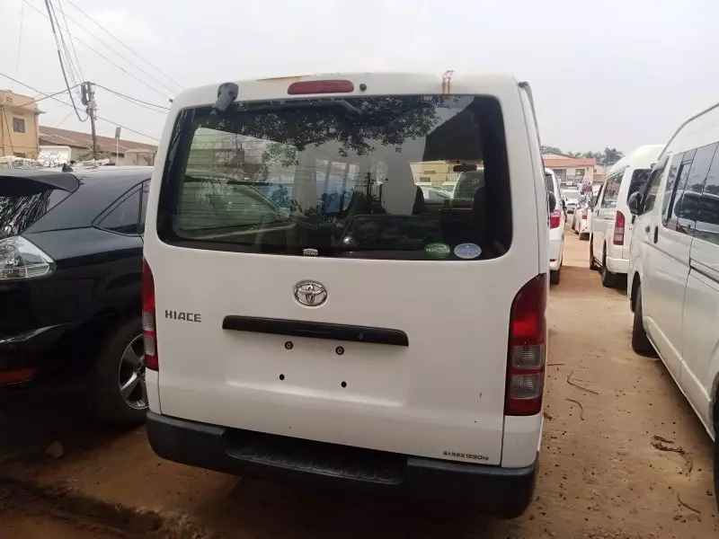 Toyota Hiace   - 2013
