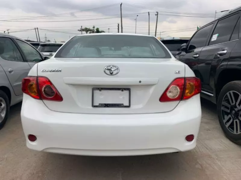 Toyota Corolla   - 2010