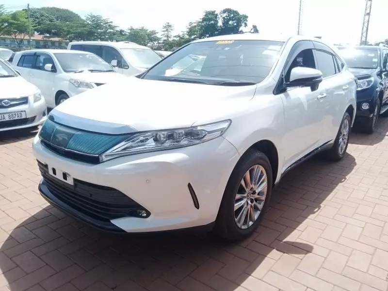Toyota Harrier   - 2017