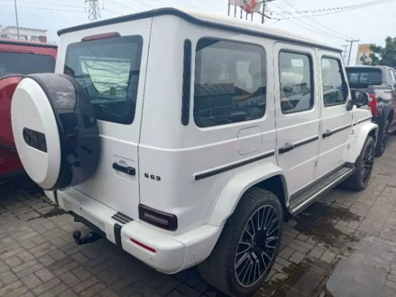 Mercedes-Benz G 63 AMG   - 2025