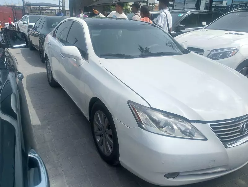 Lexus ES 350   - 2009