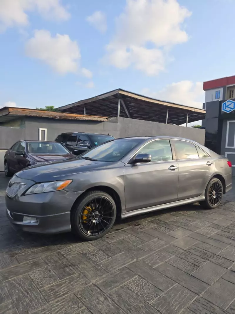 Toyota Camry   - 2007