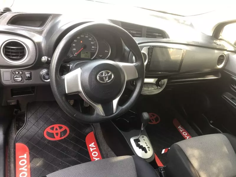 Toyota Vitz   - 2012