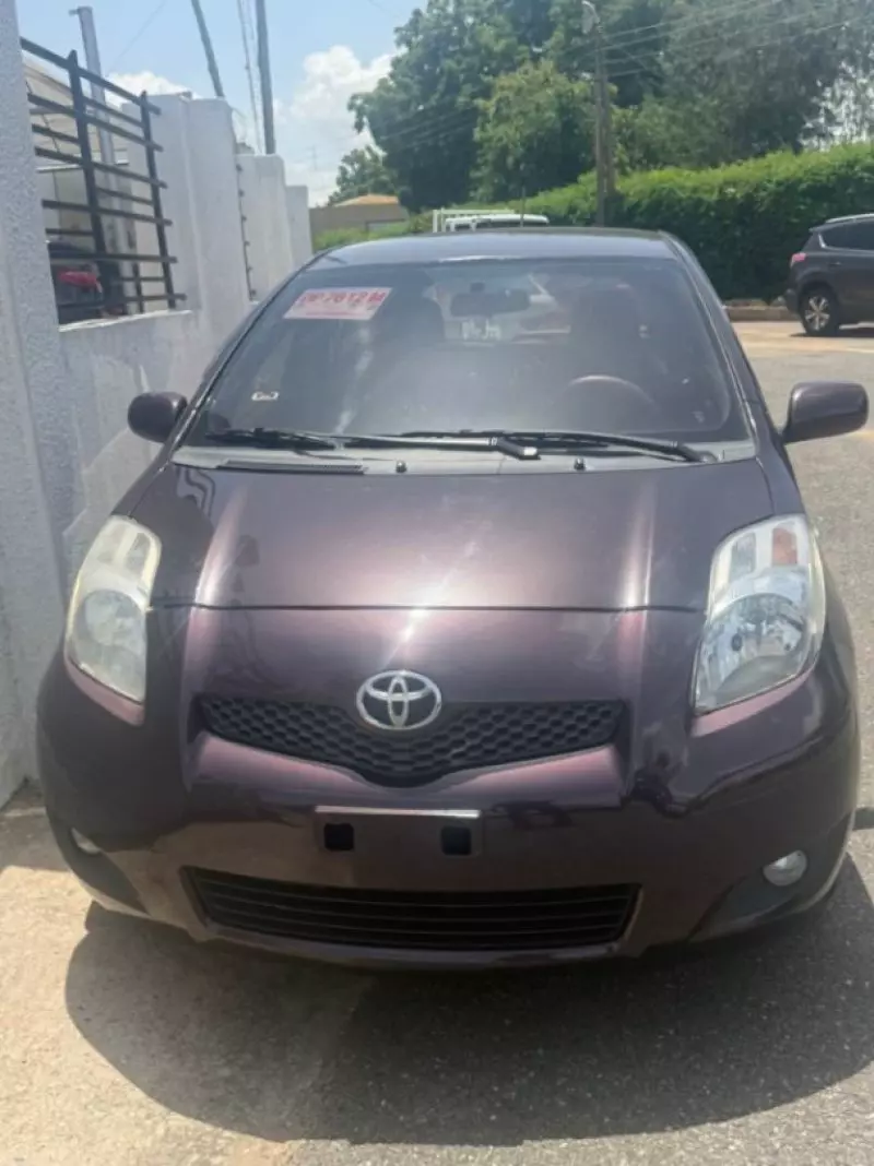 Toyota yaris   - 2010