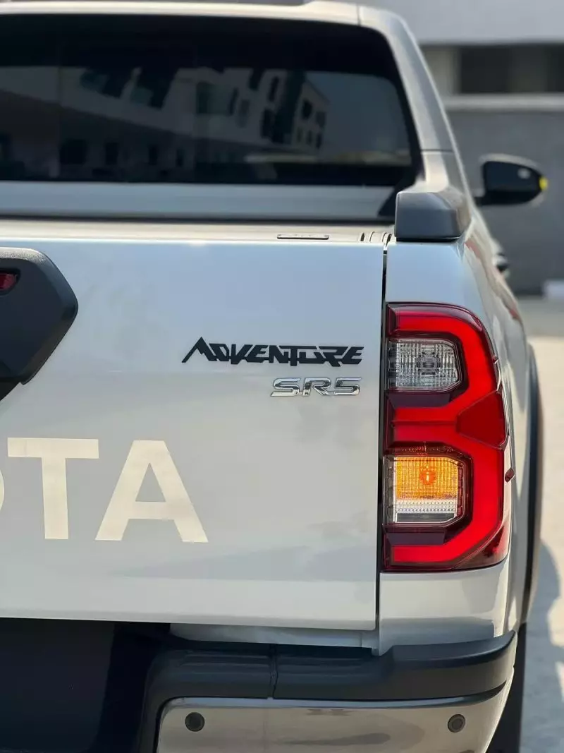 Toyota Hilux   - 2025