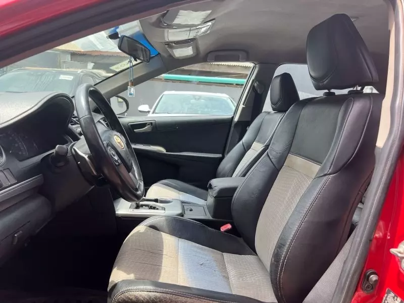 Toyota Camry   - 2013