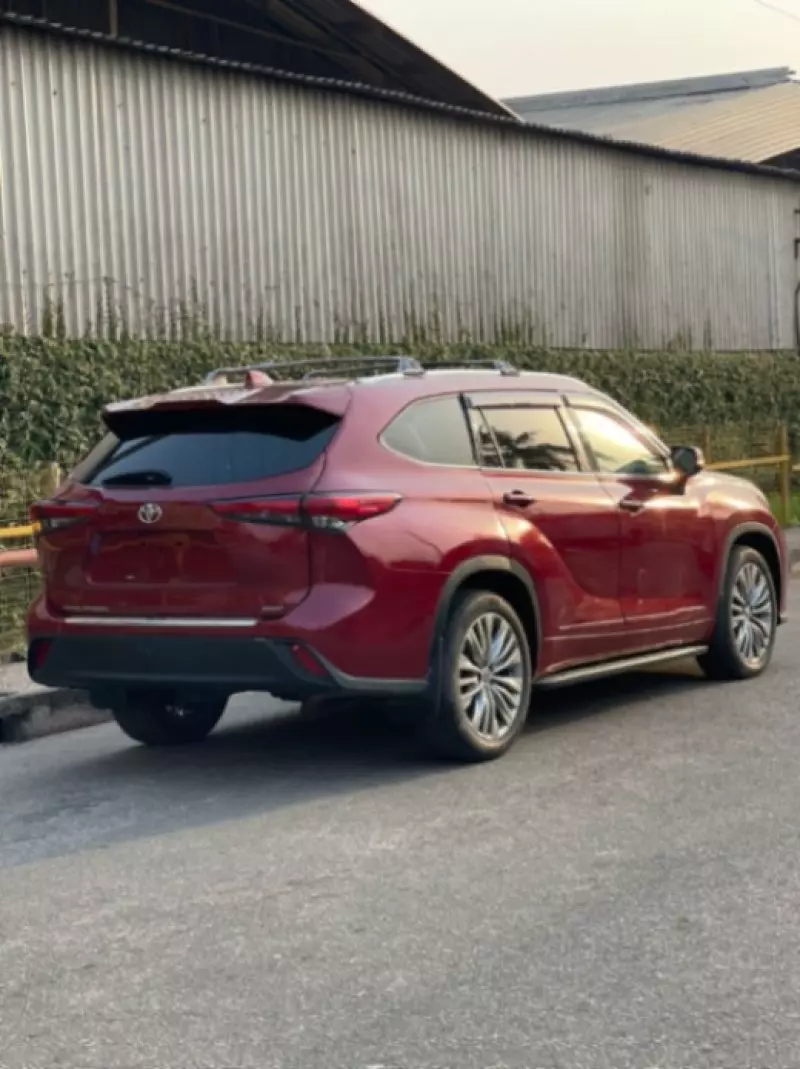 Toyota Highlander   - 2022
