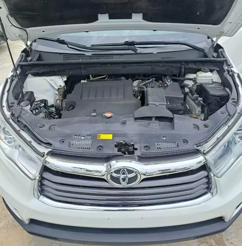 Toyota Highlander   - 2015