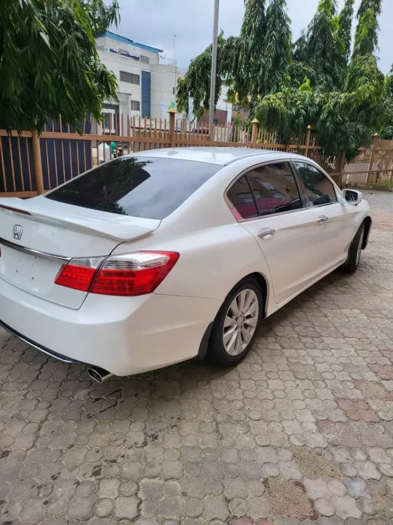 Honda Accord   - 2015