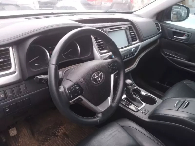 Toyota Highlander   - 2017