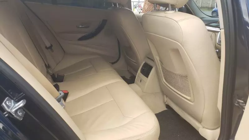 BMW 320i   - 2013