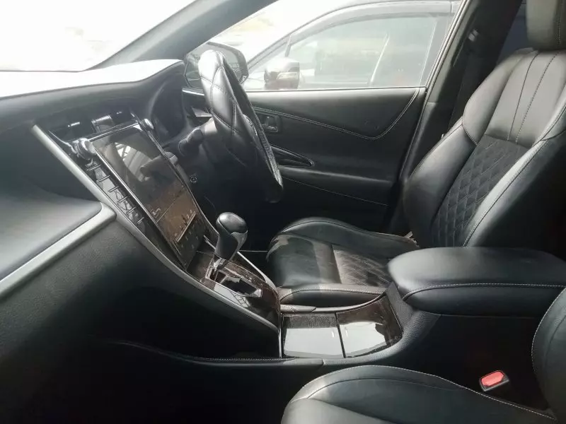 Toyota Harrier   - 2012