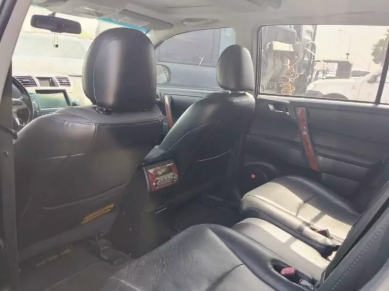 Toyota Highlander   - 2012