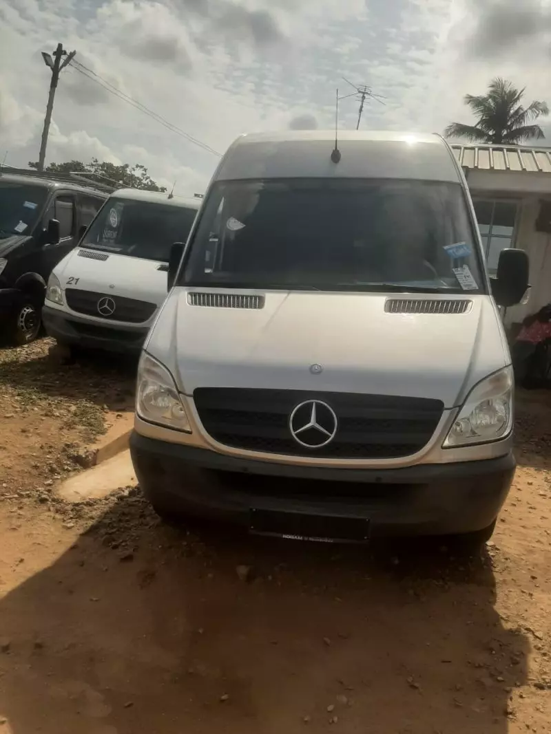 Mercedes-Benz Sprinter   - 2011