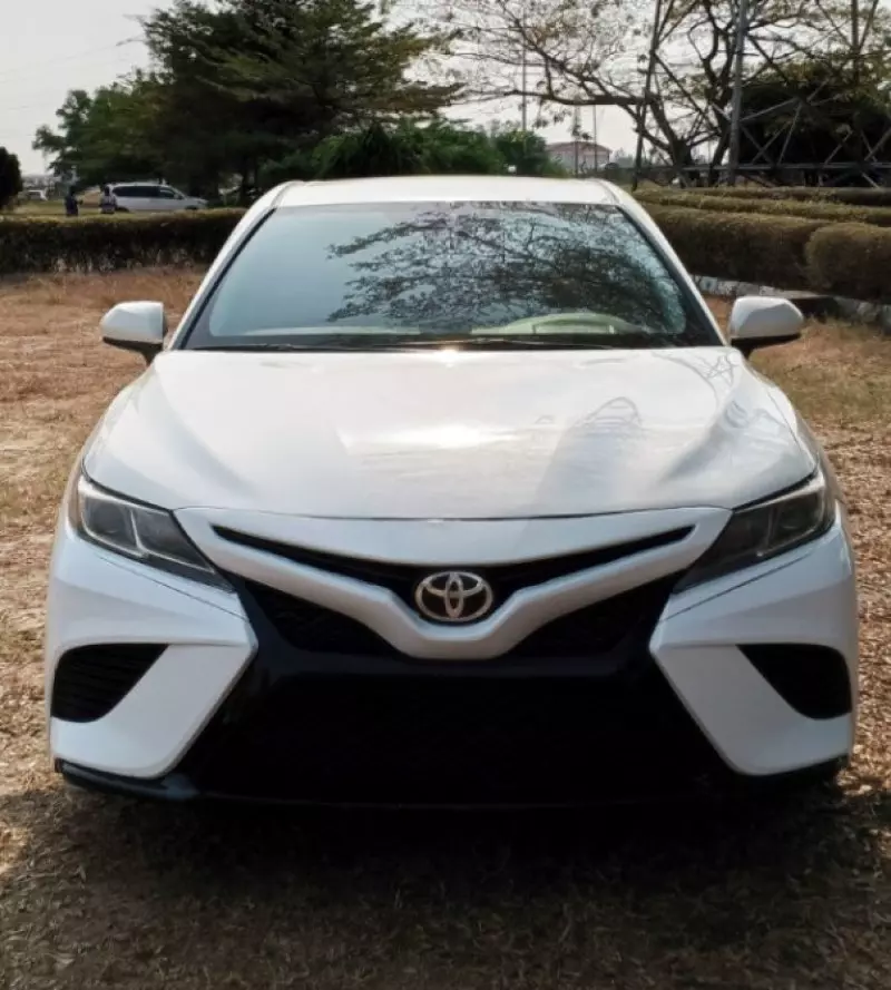 Toyota Camry   - 2018