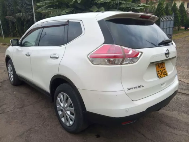 Nissan EXTRAIL HYBRID   - 2014