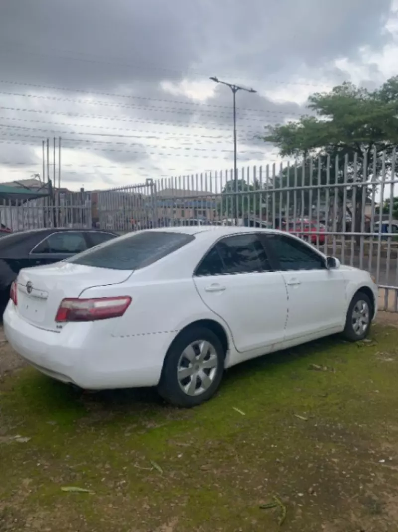 Toyota Camry   -