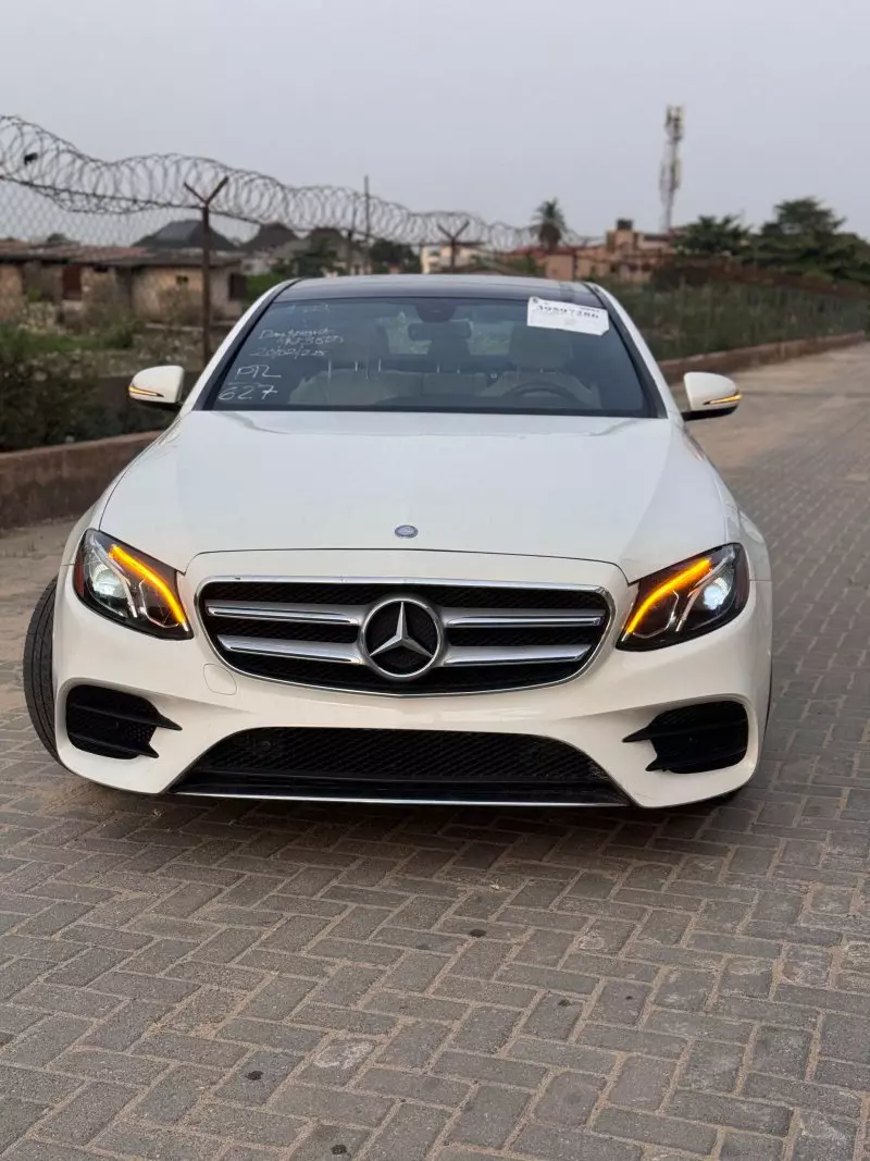 Mercedes-Benz E 300   - 2017