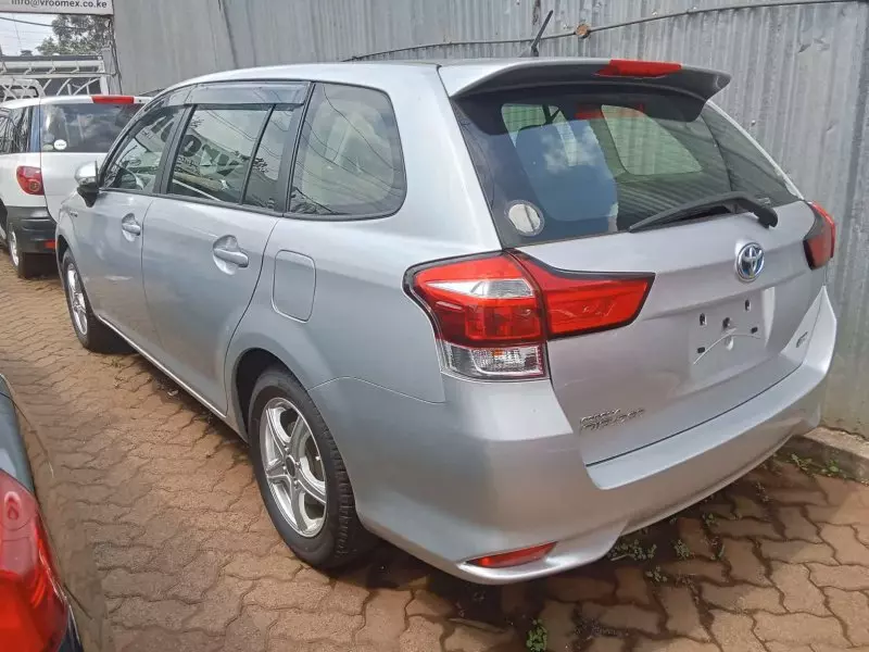 Toyota Fielder hybrid    - 2017