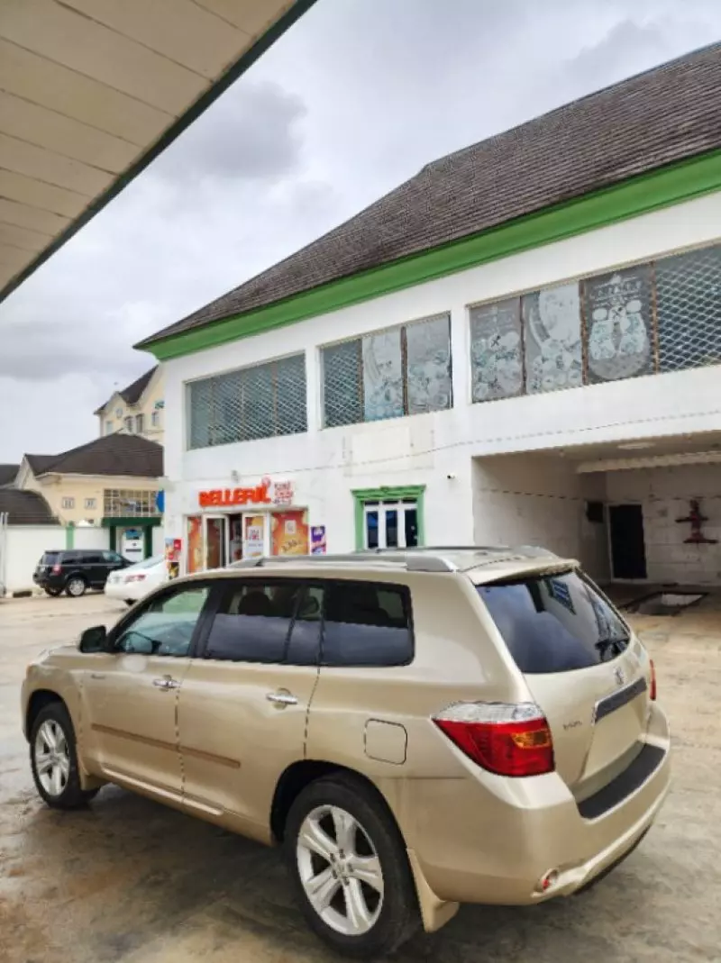 Toyota Highlander   - 2009