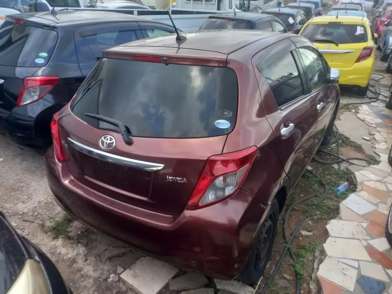 Toyota Vitz   - 2015