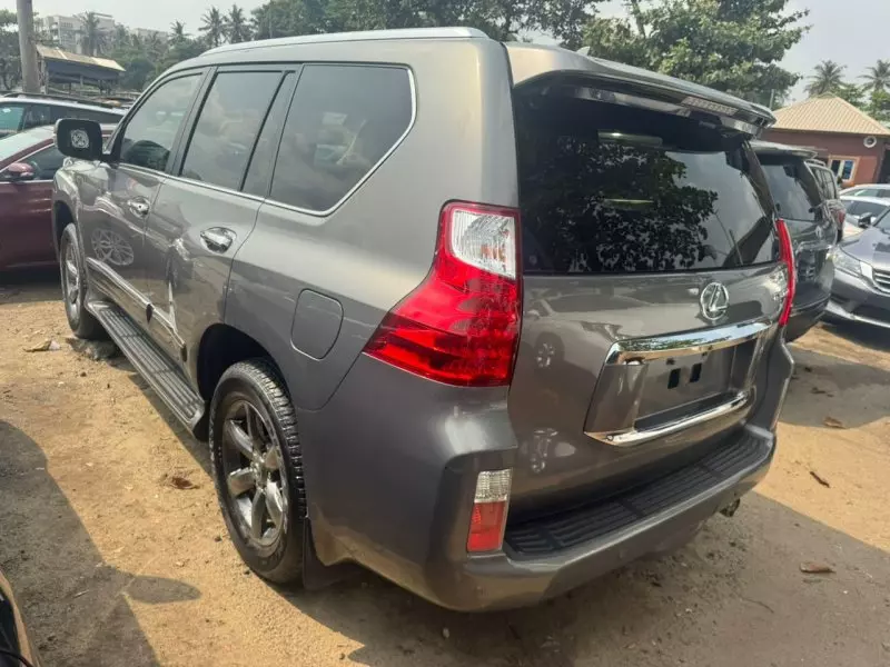 Lexus GX 460   - 2012