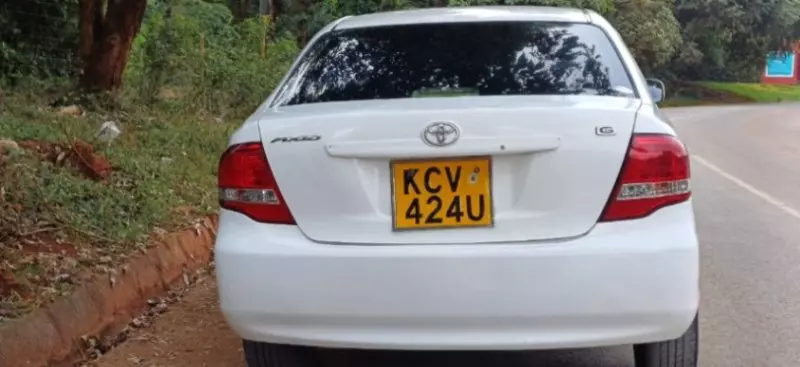 Toyota Axio    - 2012