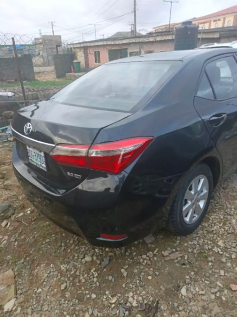 Toyota Corolla   - 2015