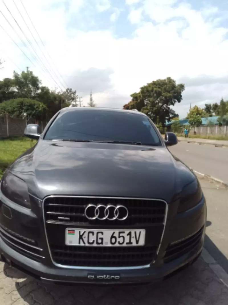 Audi Q7   - 2010