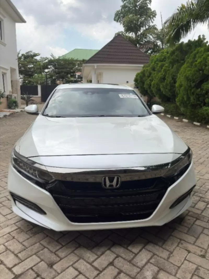 Honda Accord   - 2019