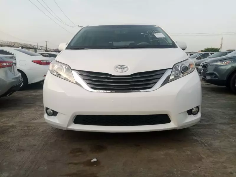 Toyota Sienna   - 2012