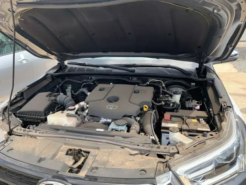 Toyota Hilux   - 2024