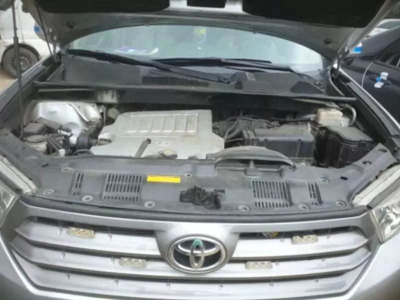 Toyota Highlander   - 2010
