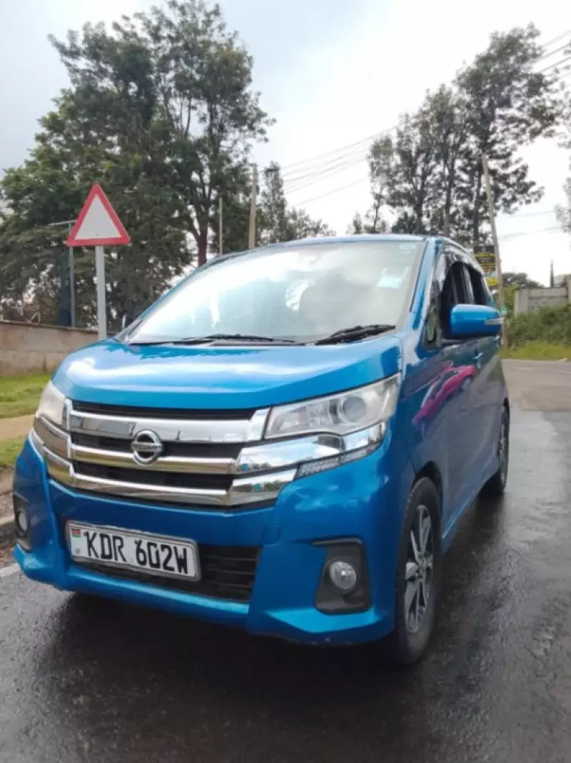 Nissan Bluebird   - 2017