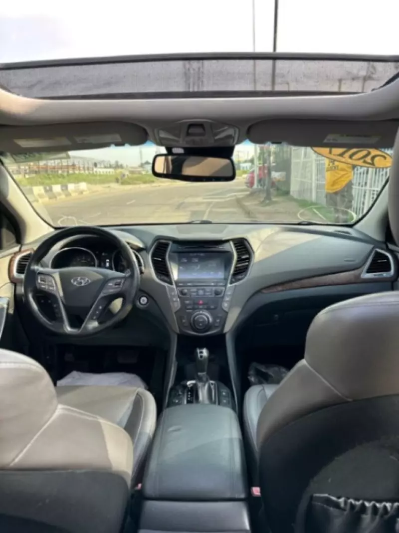 Hyundai Santa Fe   - 2017