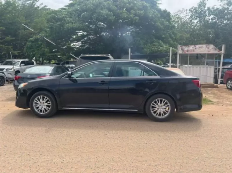 Toyota Camry   - 2012