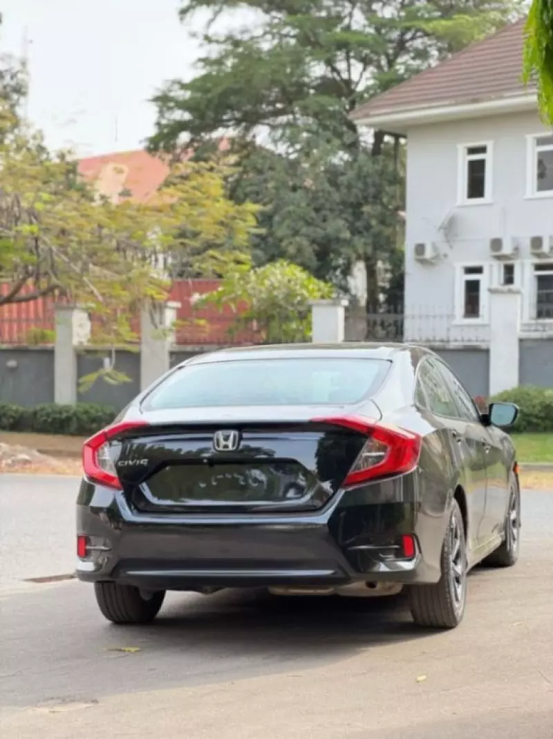 Honda Civic   - 2016